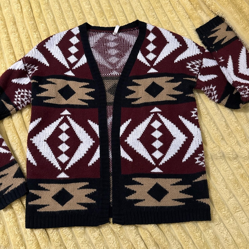 Womens B Sharp Western Aztec, Black And Burgundy Sweater Size Medium